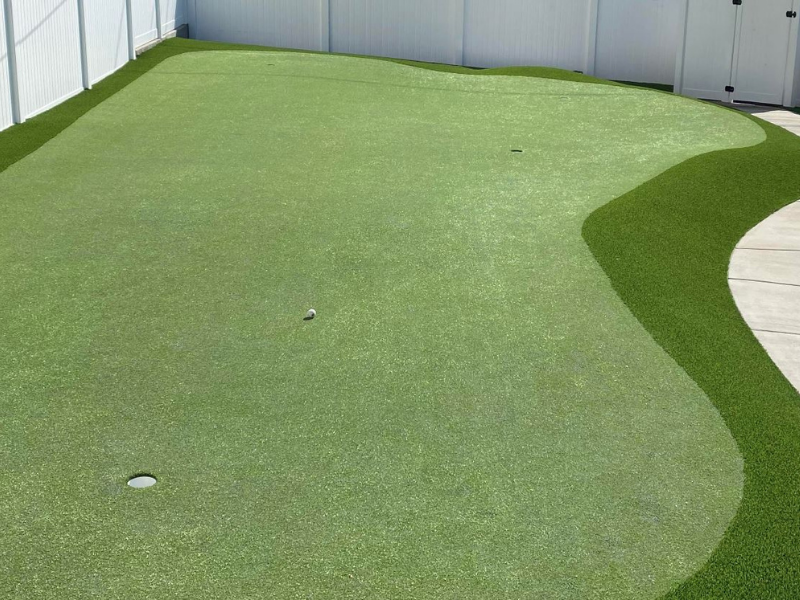 Custom Backyard Putting Green — 5-hole green · pro-cut fringe