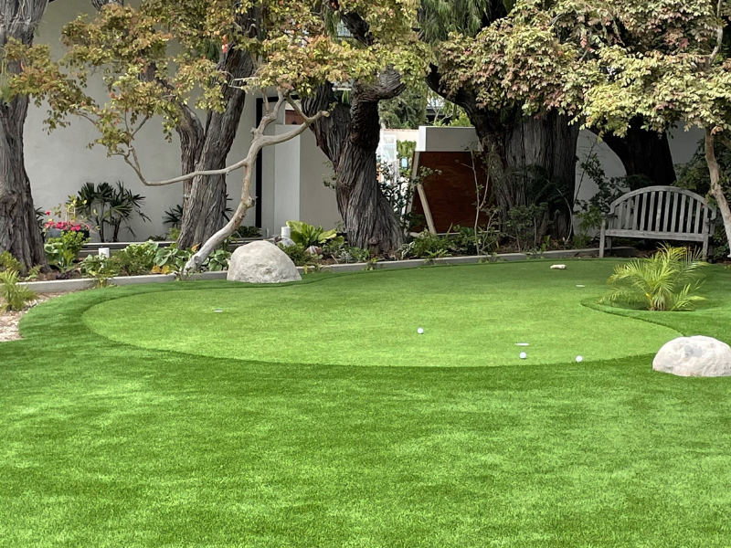 Corona Del Mar — Backyard chipping green